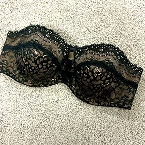 Strapless bra- lace
